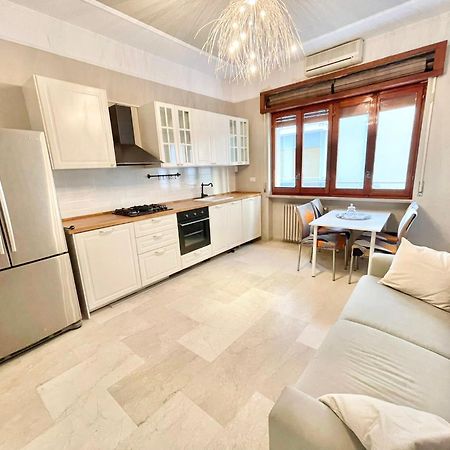 Regina Elena Apartments ペスカーラ エクステリア 写真